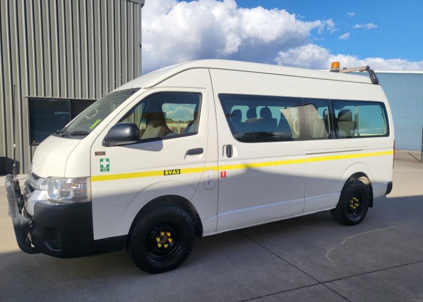 2017 Toyota 4X4 Bus 3
