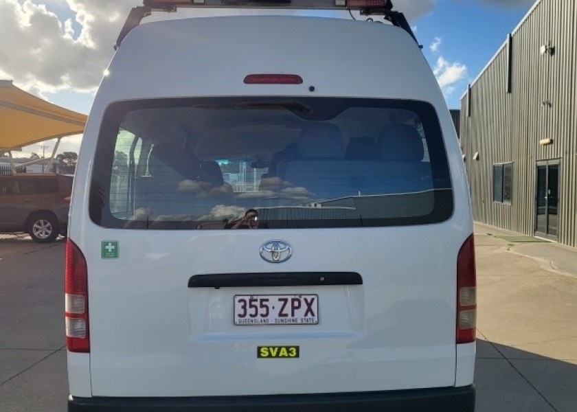 2017 Toyota 4X4 Bus 4
