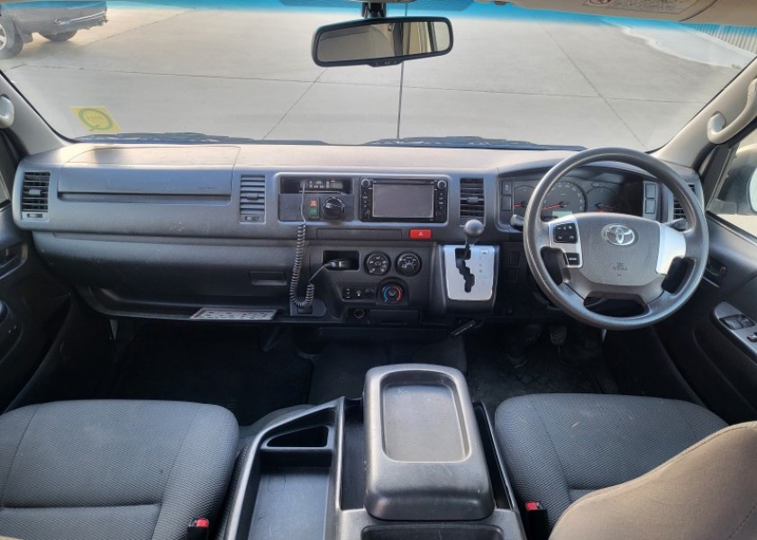 2017 Toyota 4X4 Bus 8
