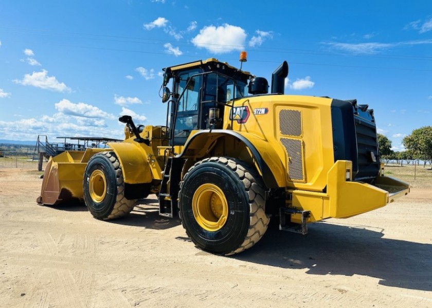 2018 CAT 972M Wheel Loader 2