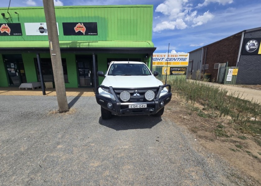 2021 Mitsubishi triton 7