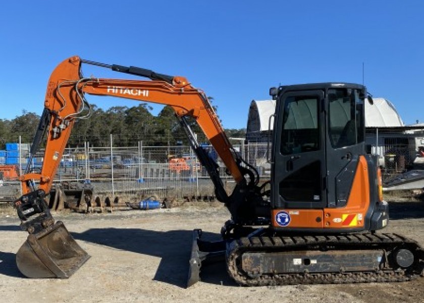 2022 Hitachi AX55 5.5T Excavator 3