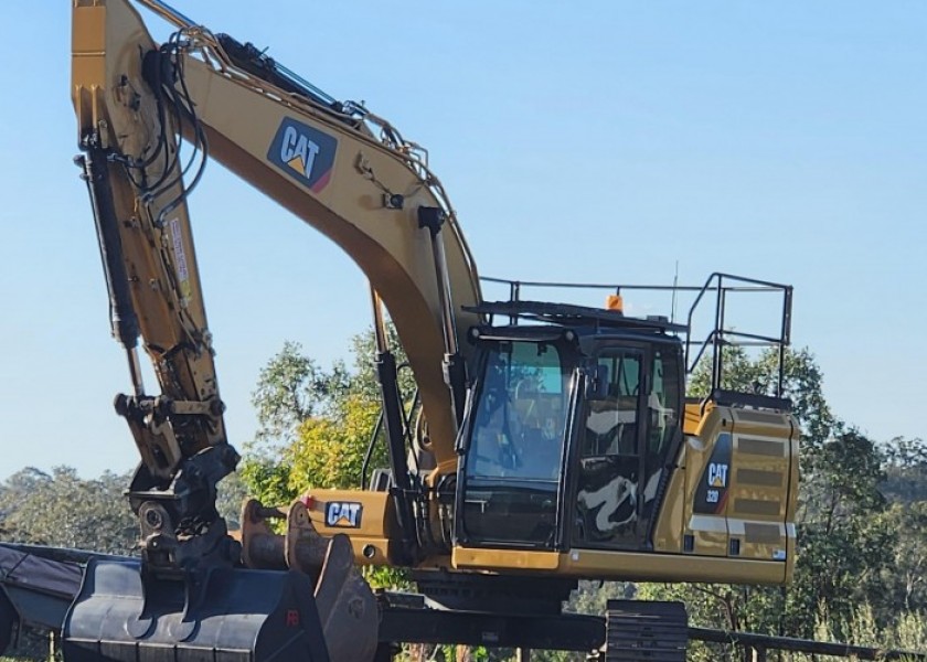 20t Excavator w/gps 1