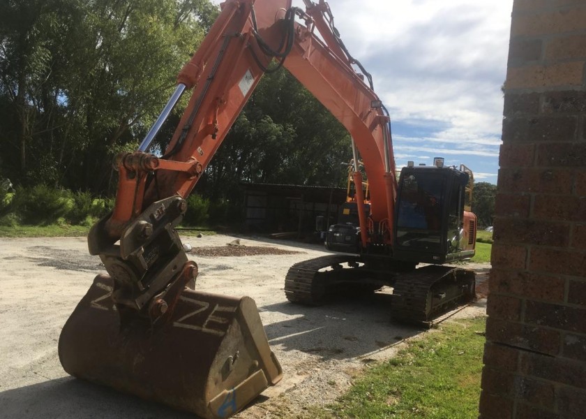 20T Hitachi Excavator 2