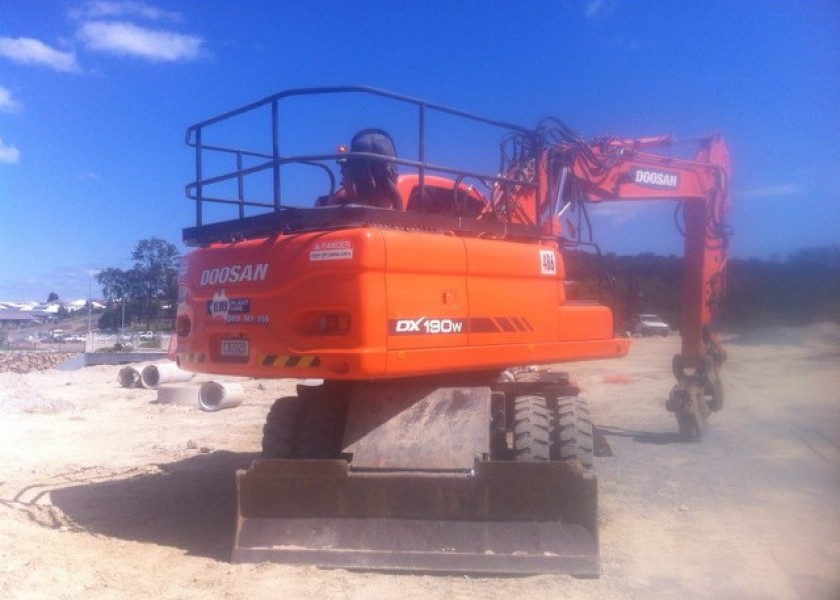 20T Wheeled Excavator 2