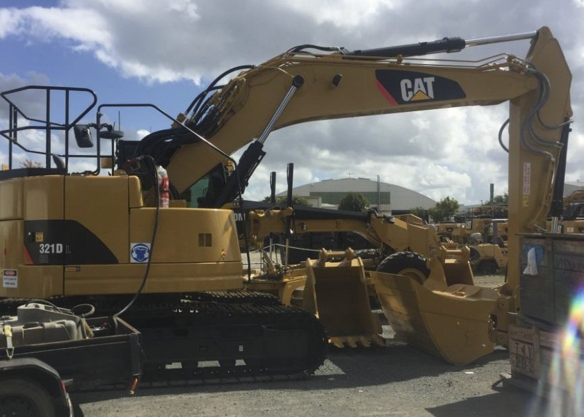 21T Caterpillar Excavator 1