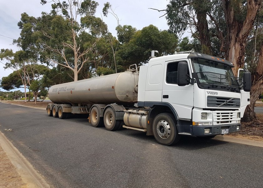 22,000L Semi Water Truck 1