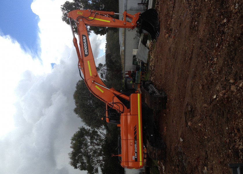 22 Doosan DX225LC Excavator 1