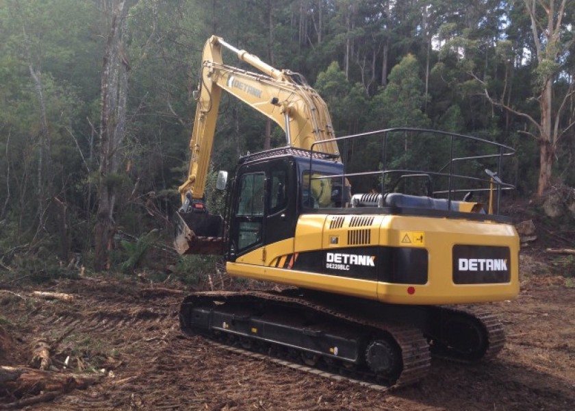 22 Tonne Excavator 1
