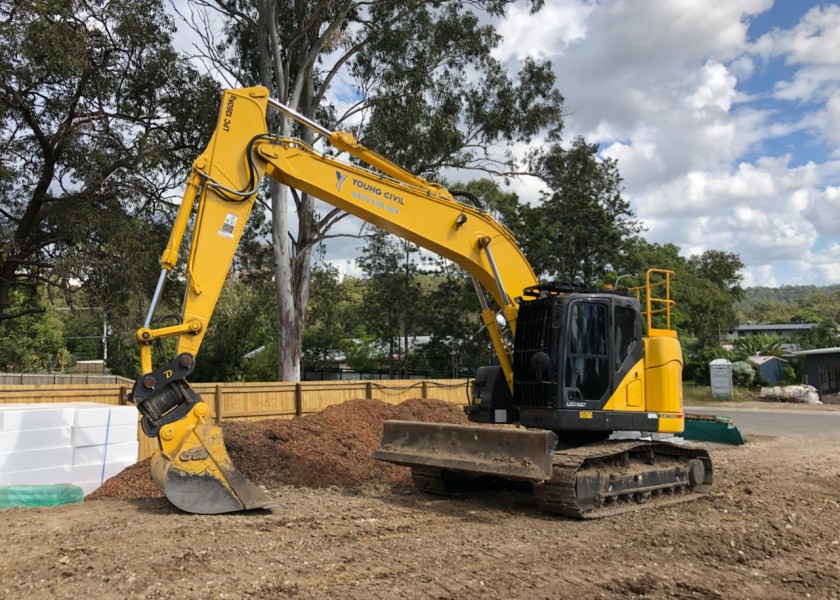 23.5T Sumitomo Excavator 1