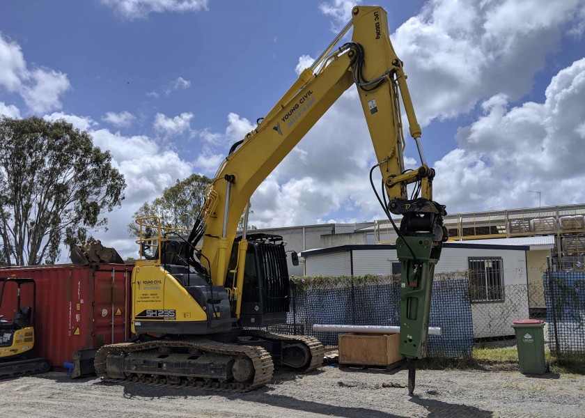 23.5T Sumitomo Excavator 2