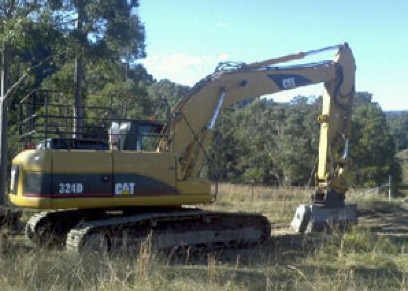 24T Caterpillar 324DL Excavator w/mulching head 1