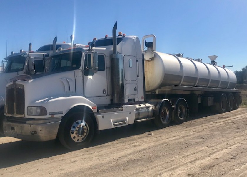 25,000L Semi Vacuum tanker 1