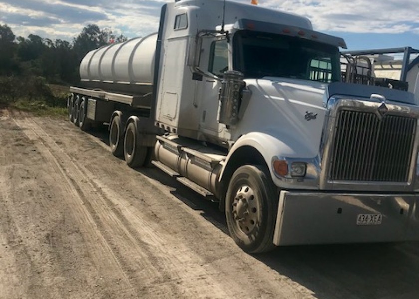 25,000L Semi Vacuum Tanker 1