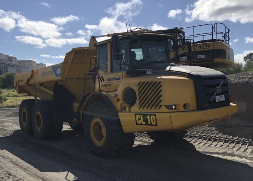 25T Artic Dump Trucks 2