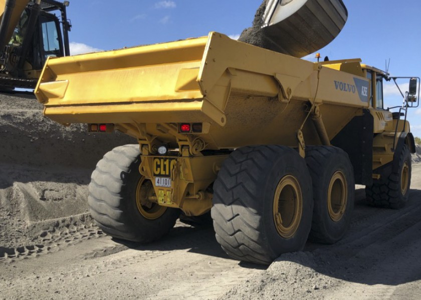 25T Artic Dump Trucks 1