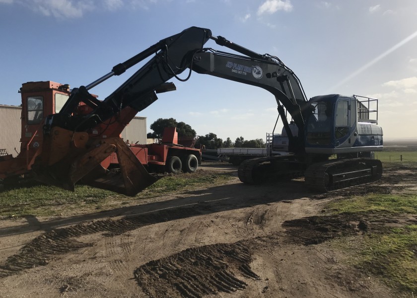 25T Excavator 2