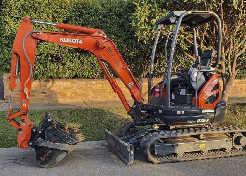 2.5T Kubota U25 Excavator 1