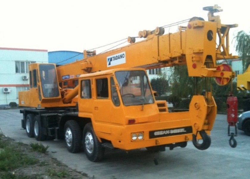 25T Tadano Slew Crane 1