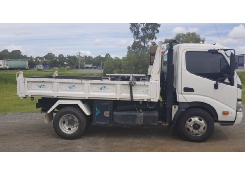 2.5T Tipper (car licence) 1