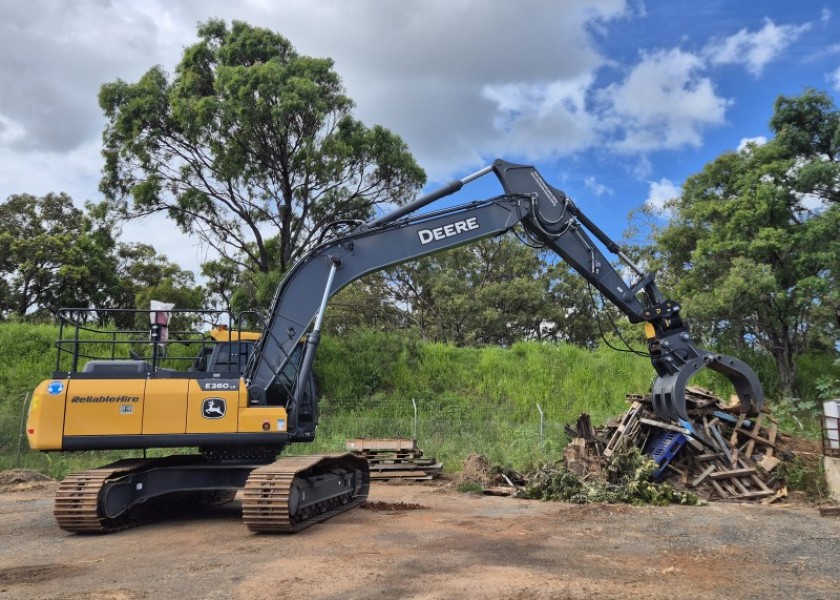 26-30 Ton Excavator 1