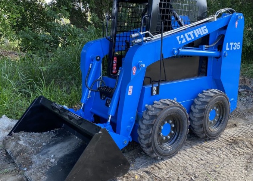 2.6T Wheeled Skid Steer 2