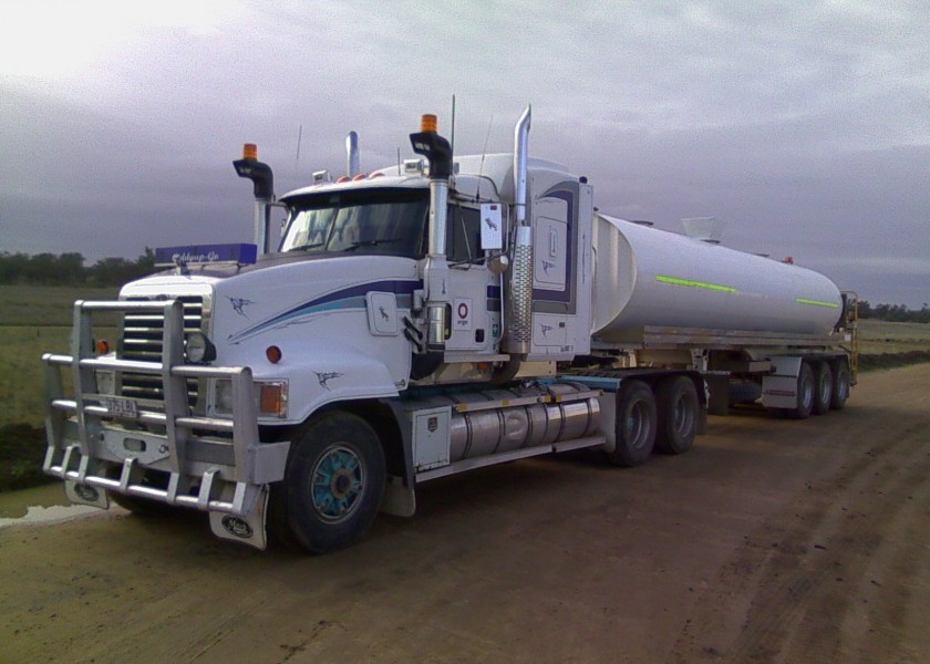 28,000 litre Water Truck 2