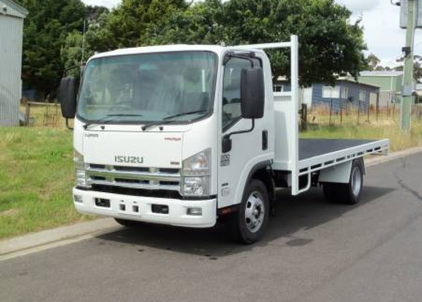 2T Isuzu Tray Truck 1