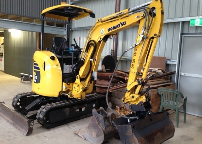 2T Komatsu Mini Excavator 1