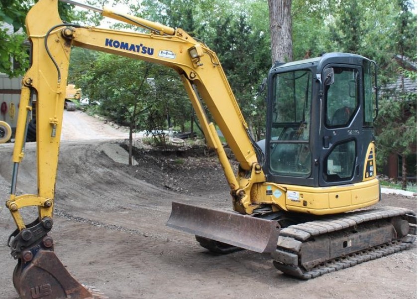 2x PC40 MR-2 2007  1
