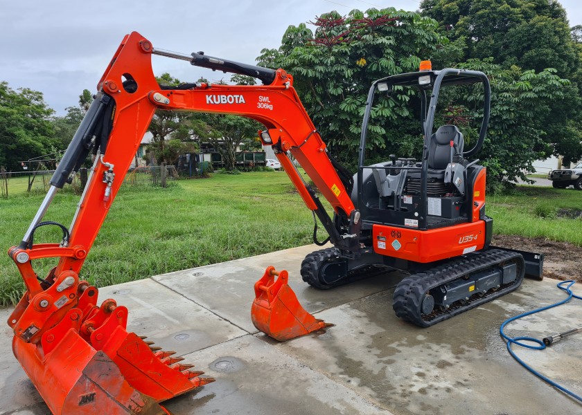 3-3.5t Excavators 1