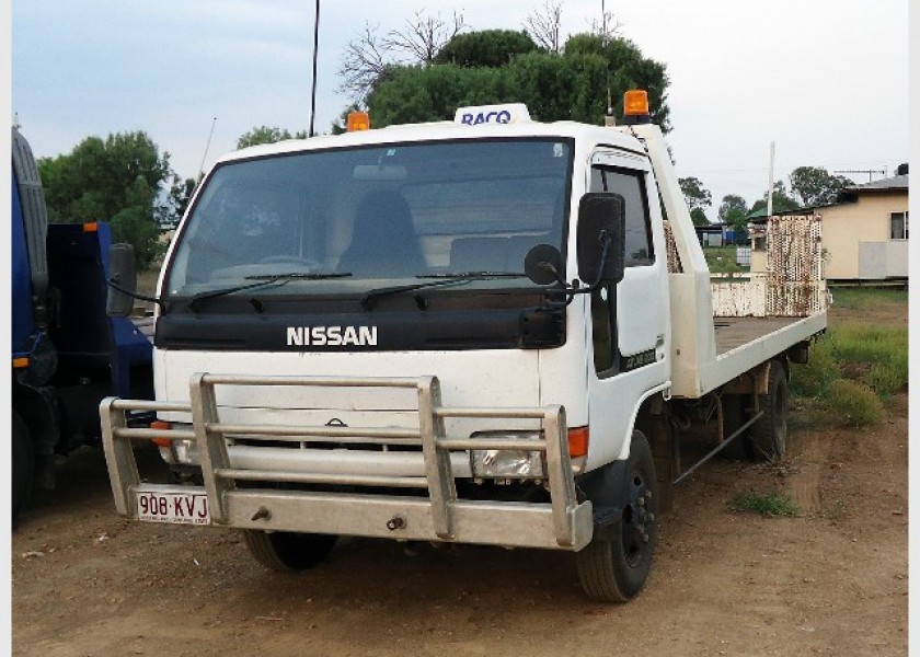 3 TON TILT TRAY TRUCK 3