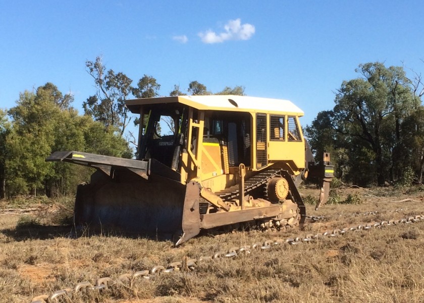 3 x Caterpillar D8T Dozers 2