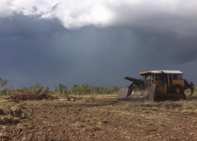 3 x Caterpillar D8T Dozers 5