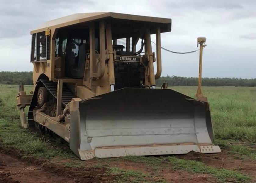 3 x Caterpillar D8T Dozers 6