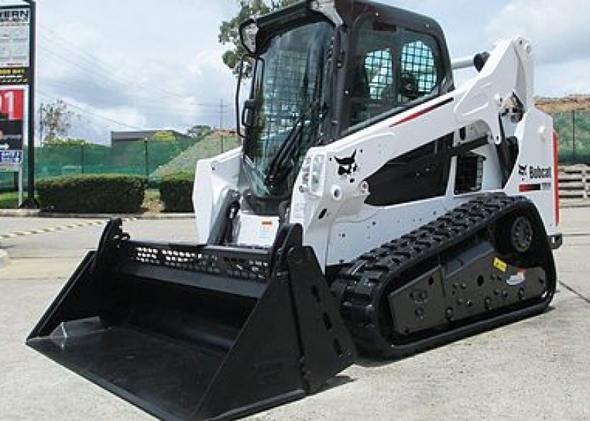 3.8 Tonne Skidsteer 1