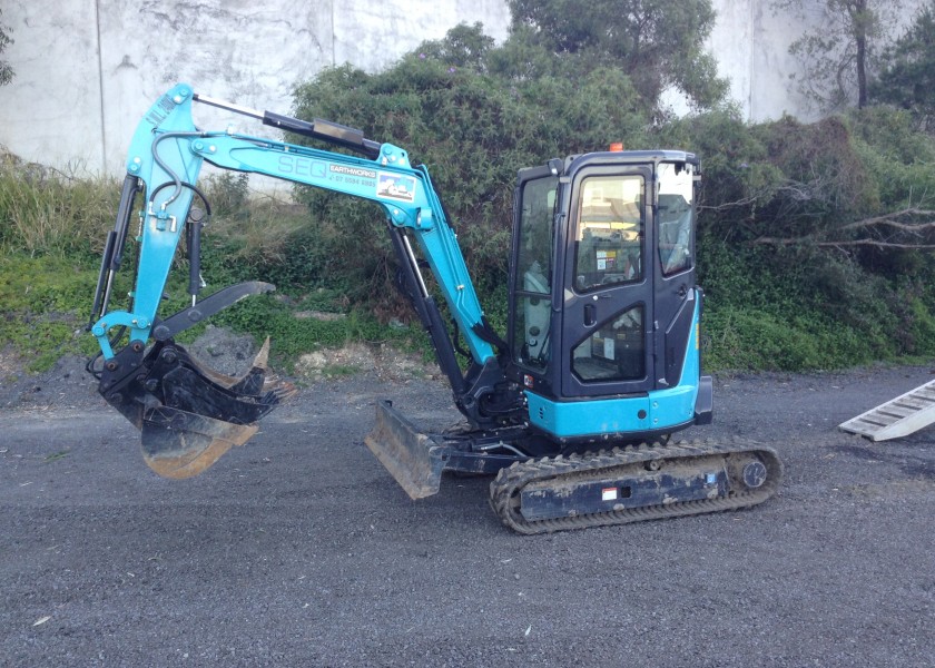 3.8T Airman Excavator  1