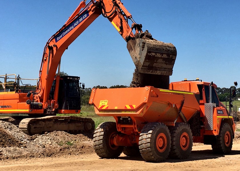 30 Tonne Excavator 1