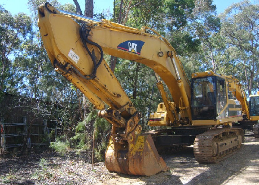 30t Caterpillar 330B Excavator 2