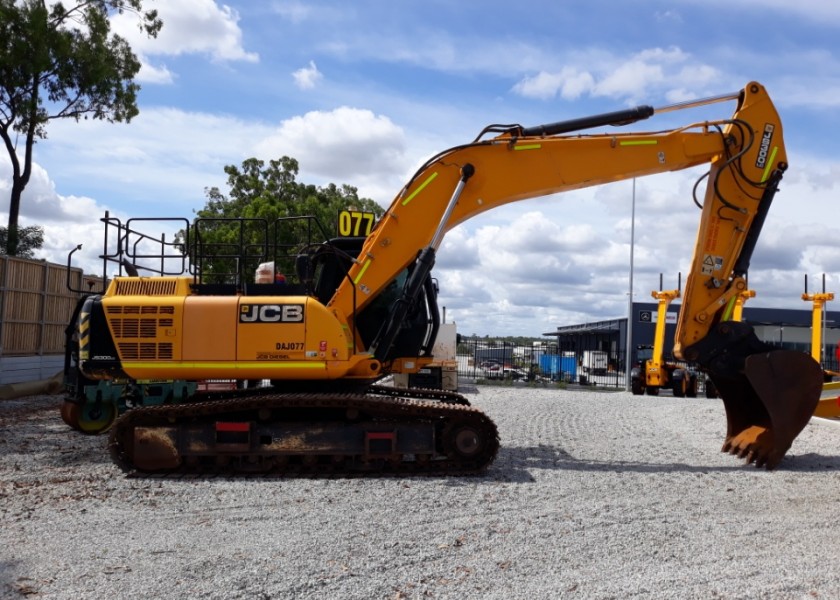30T excavator 2