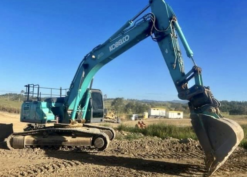30T Kobelco Trimble GPS 1