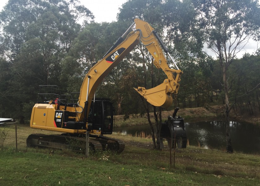 320E Caterpillar Excavator 5