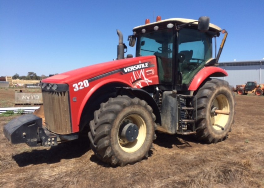 320HP FWA Versatile Tractor 1