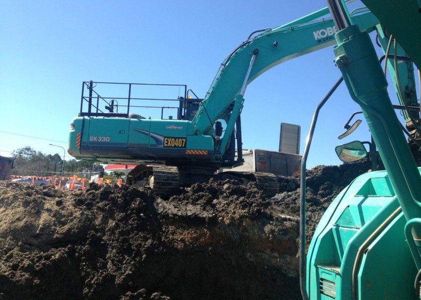 33 ton excavator 2