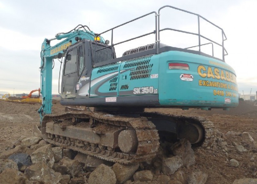 35 tonne Excavator 1