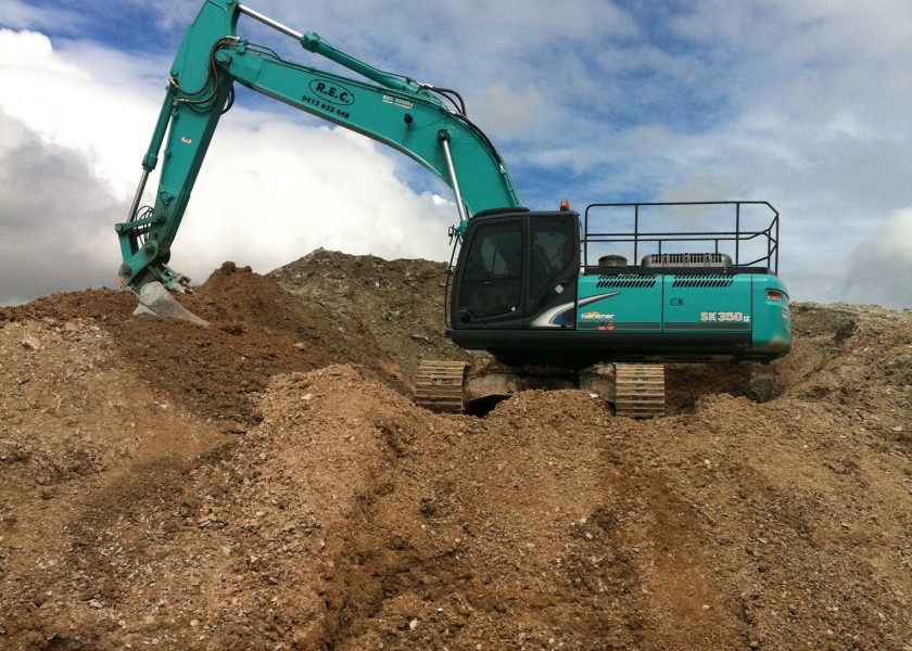 350 kobelco excavator 1