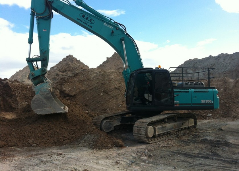 350 kobelco excavator 2