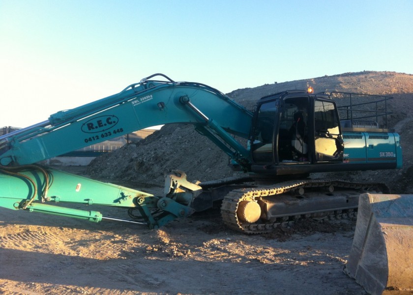 350 kobelco excavator 3