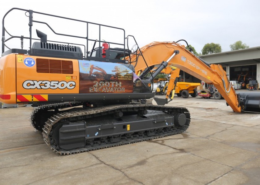 35T Excavator for hire |284 HP 1