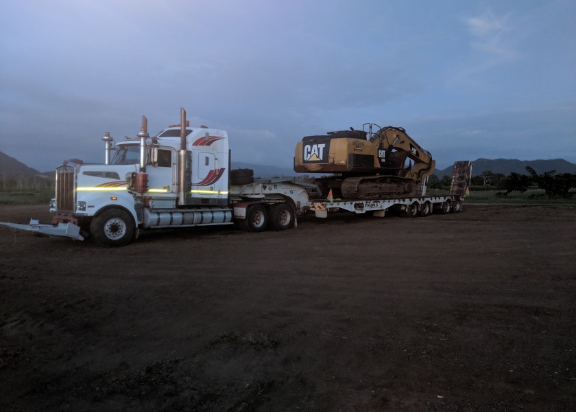 Fleet of Cat 336EL Excavators 4